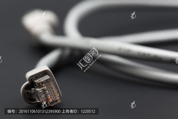 灰色網(wǎng)絡電纜