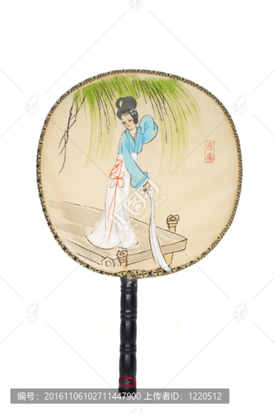 白色背景下的日本扇子