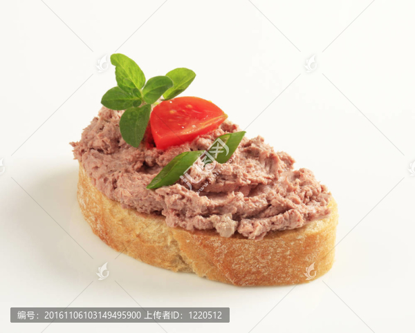 烤面包和肉的蔓延