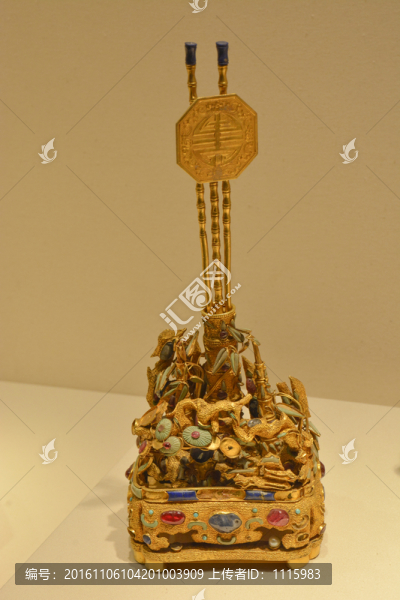 清代金嵌寶石瓶