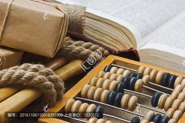 用算盤在倉庫的靜物