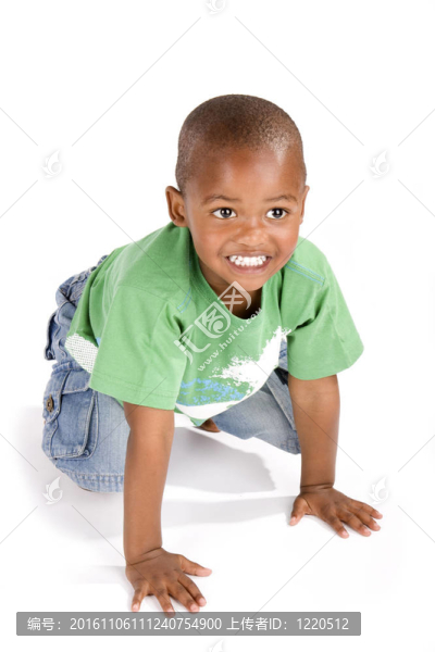 三歲的黑人男孩