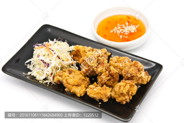 黑盤子里的炸雞