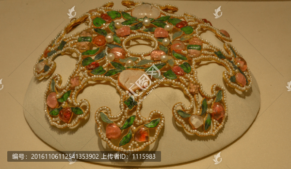 清代金嵌珍珠寶石帽花