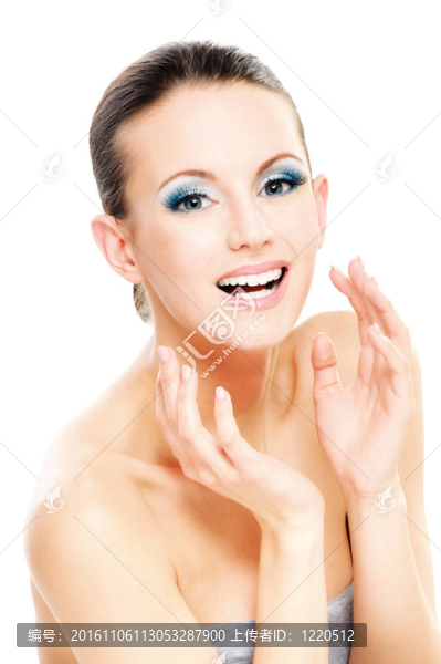 快樂的黑發(fā)女人