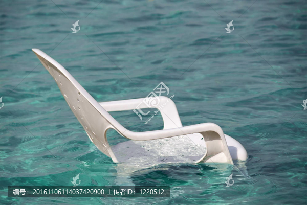 海洋白色塑料沙灘椅