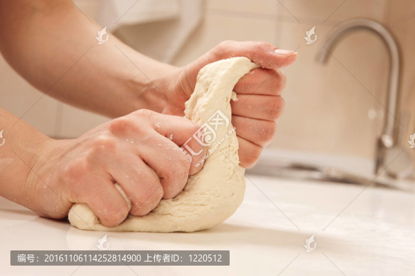 揉面團(tuán)