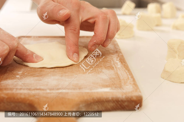 制備khachapuri
