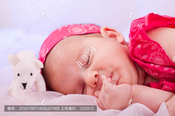新生的嬰兒