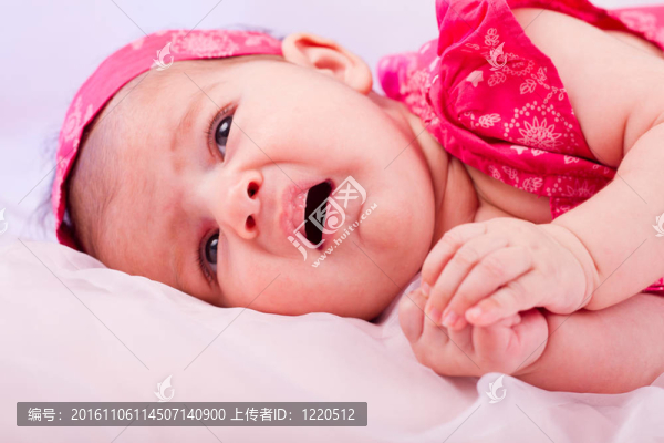 新生的嬰兒