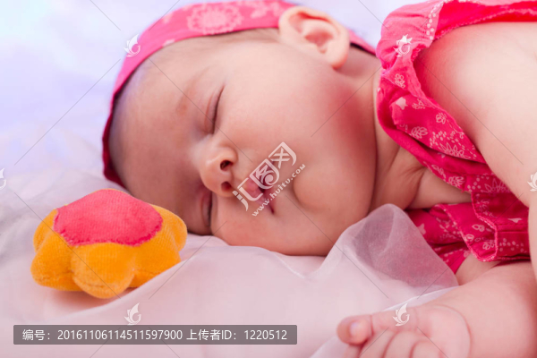 新生的嬰兒
