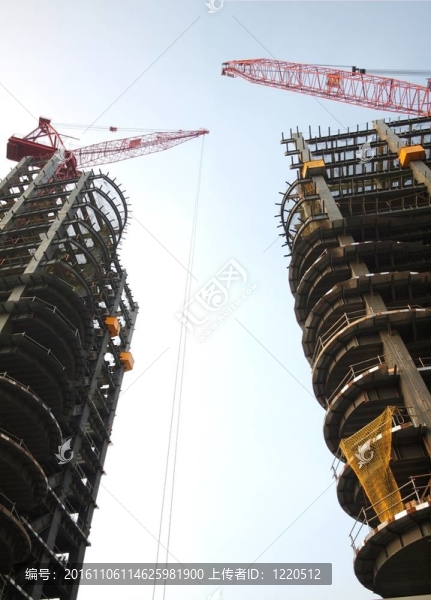 隨著高層建筑工地起重機(jī)