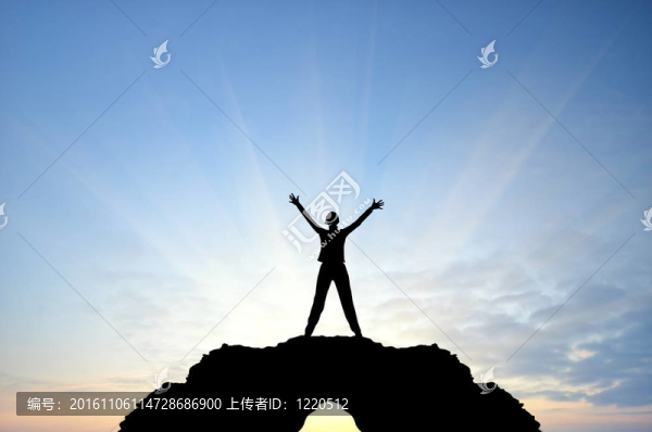 山頂上的女人