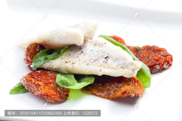 鱈魚配干番茄及羅勒