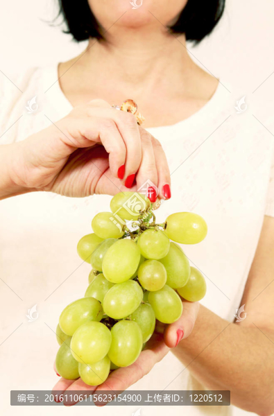 女人和水果