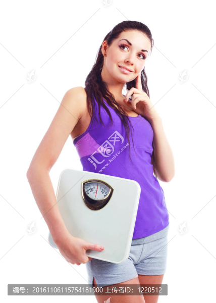 女子拿著秤