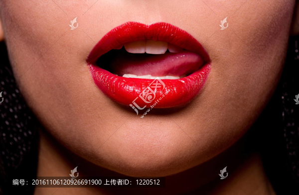 美麗的女士與藝術(shù)化妝