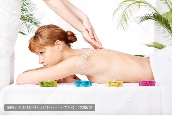 背部按摩
