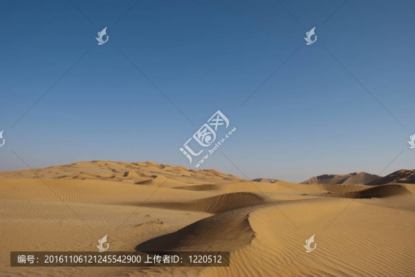 在西方，阿曼沙漠