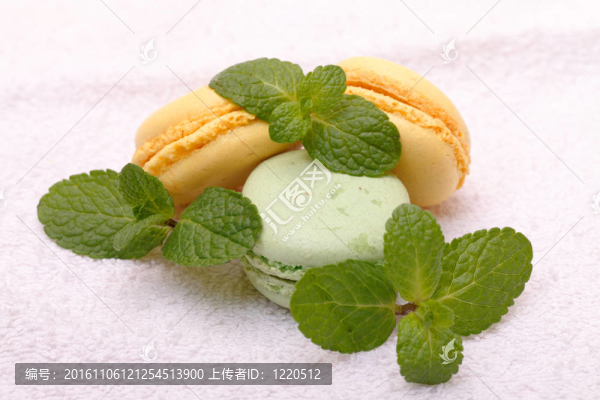 傳統(tǒng)的法式甜點(diǎn)豐富多彩的馬卡龍
