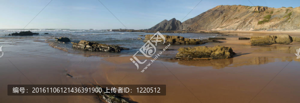 在薩格里什美麗的海灘