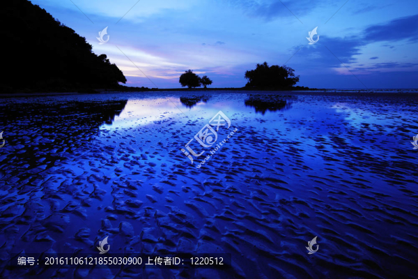 日落后的乃洋海灘。長曝光鏡頭。