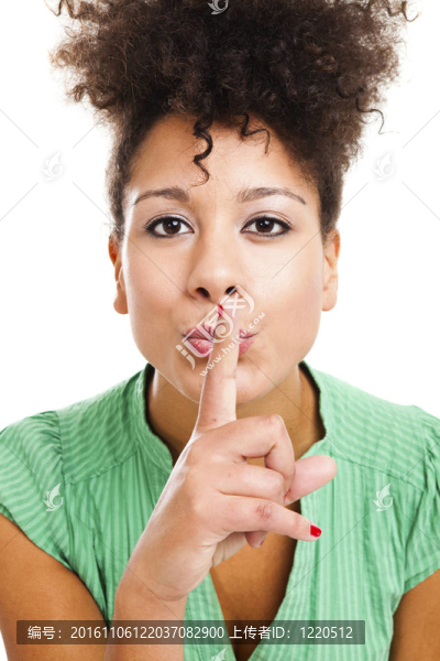 美麗的女人沉默