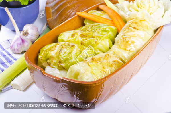 golombki,-波蘭卷心菜的葉子。