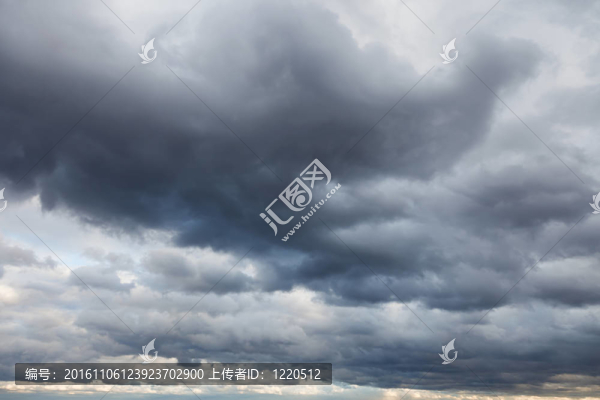 暴風雨的天空