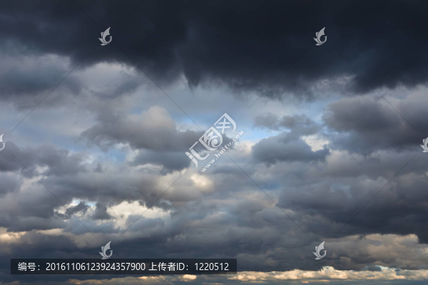 暴風(fēng)雨的天空