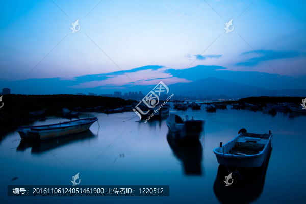 最后的日出和釣魚挖的