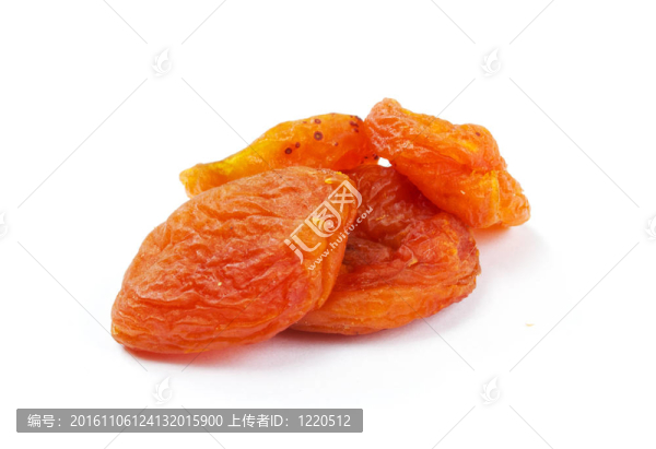 白色背景上的干杏果實(shí)。
