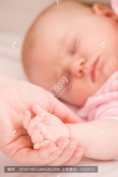 熟睡的嬰兒