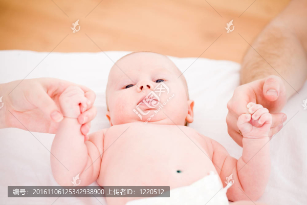 孩子的父母的溫柔和關(guān)懷