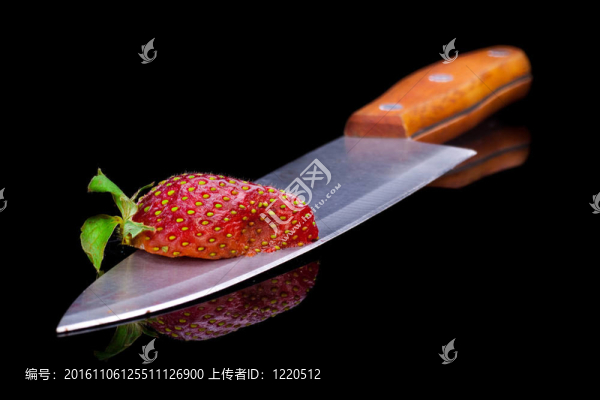 把草莓。