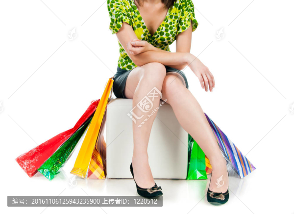帶購(gòu)物袋的女人