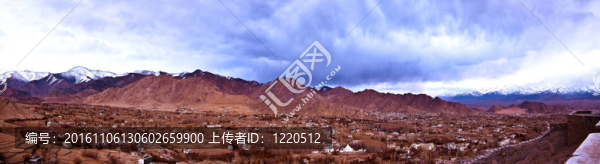 山全景