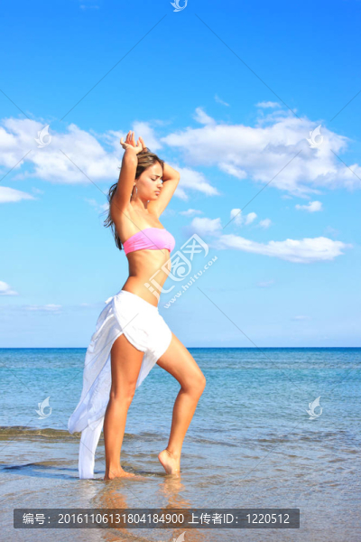 白色紗籠的女人快樂