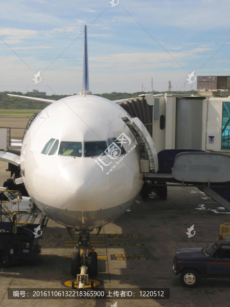 飛機(jī)準(zhǔn)備登機(jī)