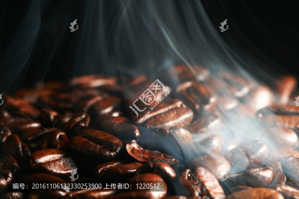 咖啡在煙霧