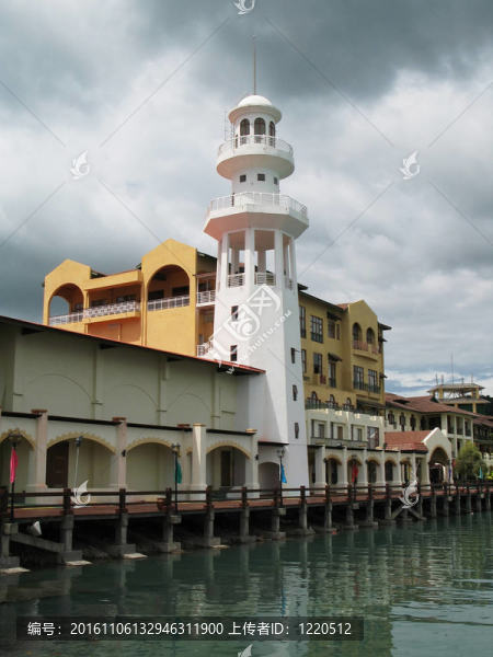在Langkawi港的燈塔；馬來西亞