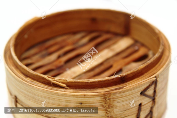 中國蒸竹容器的傳統(tǒng)菜肴點心