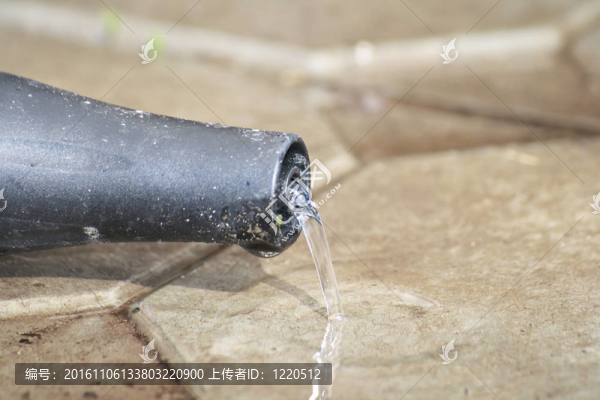 漏水