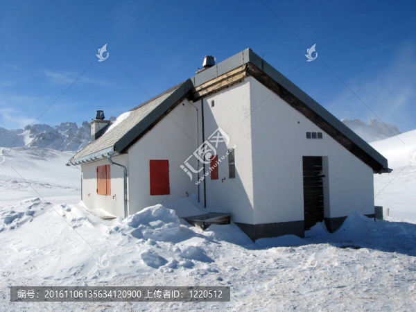 在皮措爾山救助站；瑞士著名的滑雪勝地