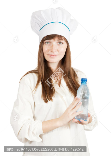 女廚師用奶瓶