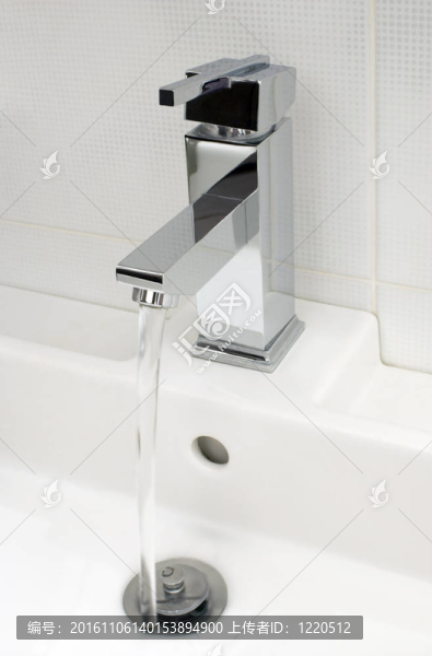 自來(lái)水