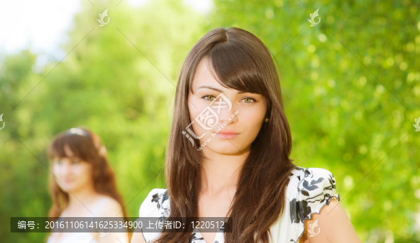 兩個女孩