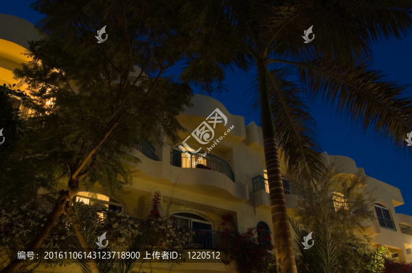 酒店在晚上