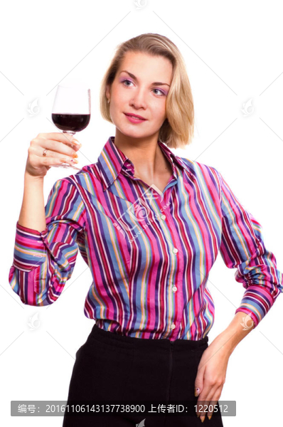 女孩帶著一杯酒