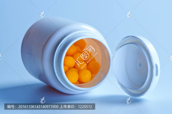 罐里的藥丸。